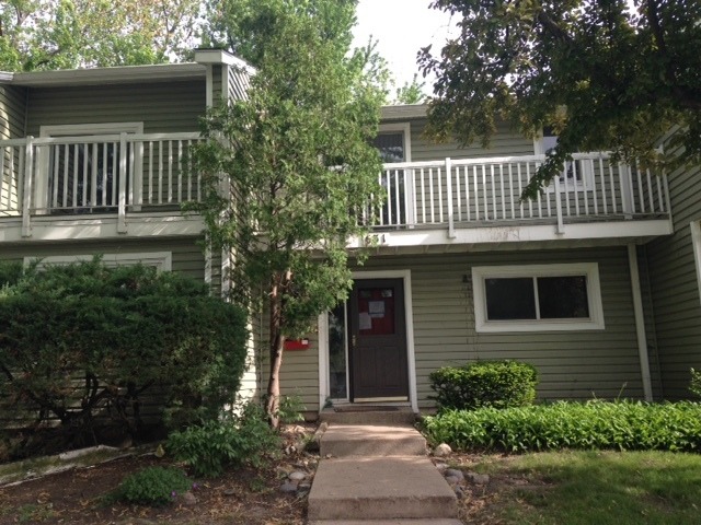 631 Harbor Ter, Bartlett, IL 60103 photo 2