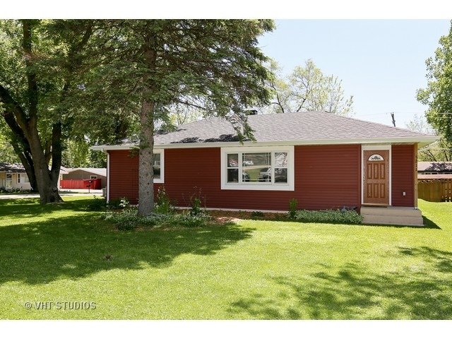 5211 Hunter Dr, Mchenry, IL 60050 photo 1