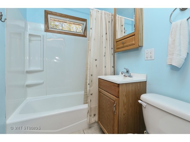 5211 Hunter Dr, Mchenry, IL 60050 photo 8