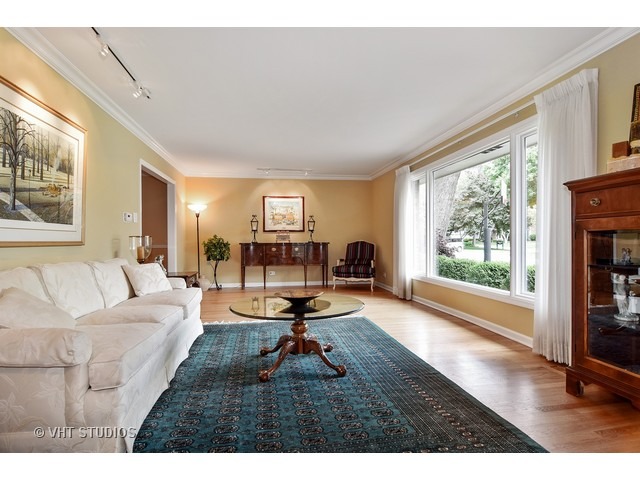 2 Old Valley Rd, Rolling Meadows, IL 60008 photo 2