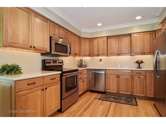 2 Old Valley Rd, Rolling Meadows, IL 60008 photo 3