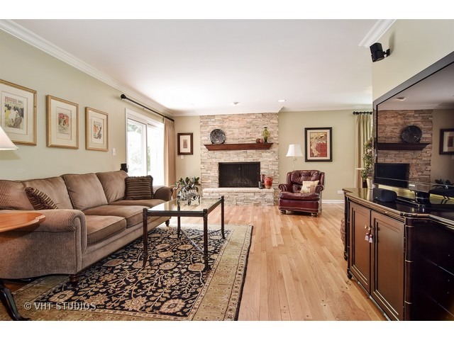 2 Old Valley Rd, Rolling Meadows, IL 60008 photo 7