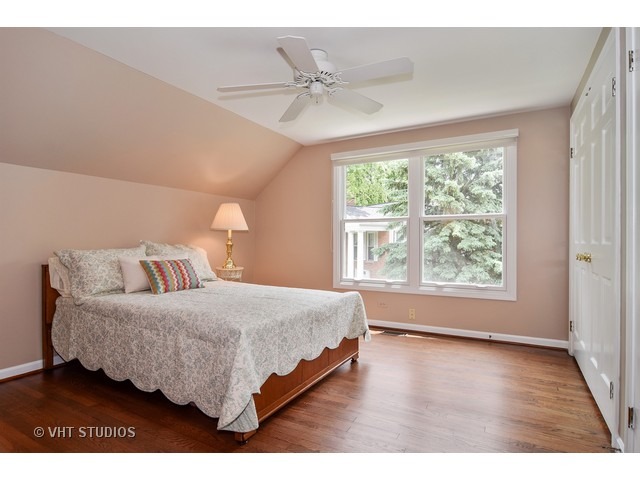 2 Old Valley Rd, Rolling Meadows, IL 60008 photo 12