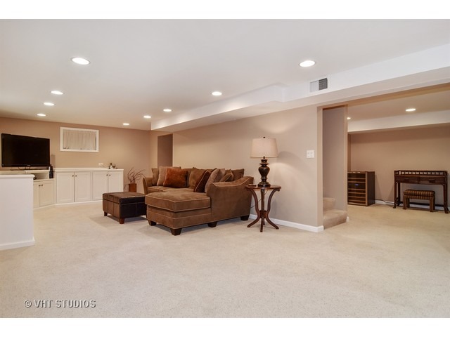 2 Old Valley Rd, Rolling Meadows, IL 60008 photo 8