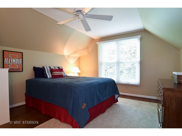 2 Old Valley Rd, Rolling Meadows, IL 60008 photo 11