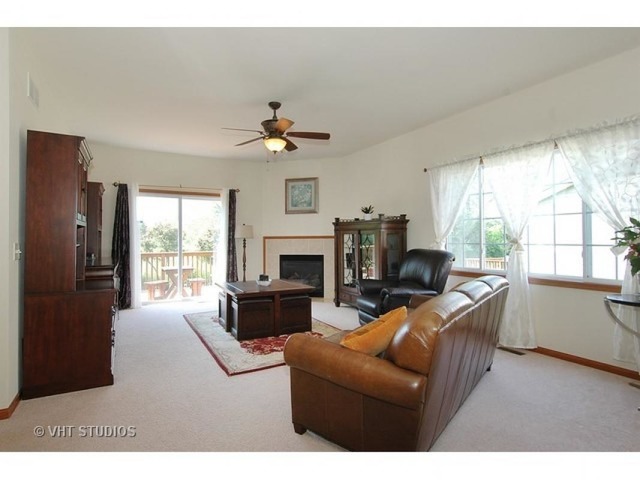1455 Mackenzie Ln, Elgin, IL 60120 photo 1