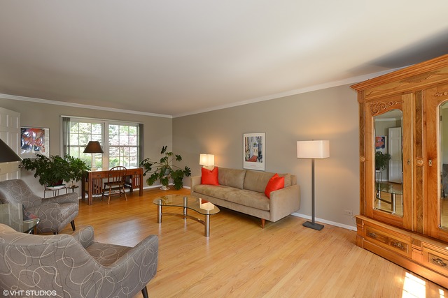 1576 Burning Trl, Wheaton, IL 60189 photo 2