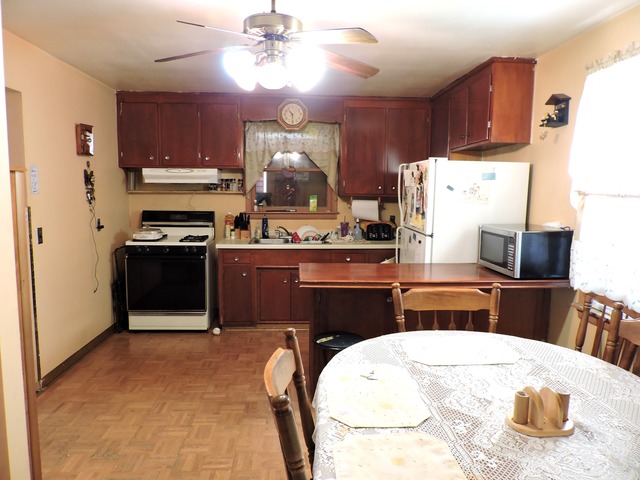 748 E North St, Bradley, IL 60915 photo 9