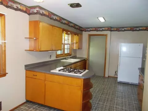 2121 12th St, Peru, IL 61354 photo 3