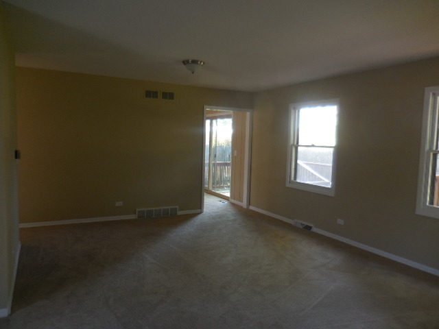 751 E Cunningham Dr, Palatine, IL 60074 photo 6