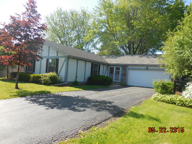 751 E Cunningham Dr, Palatine, IL 60074 photo 3