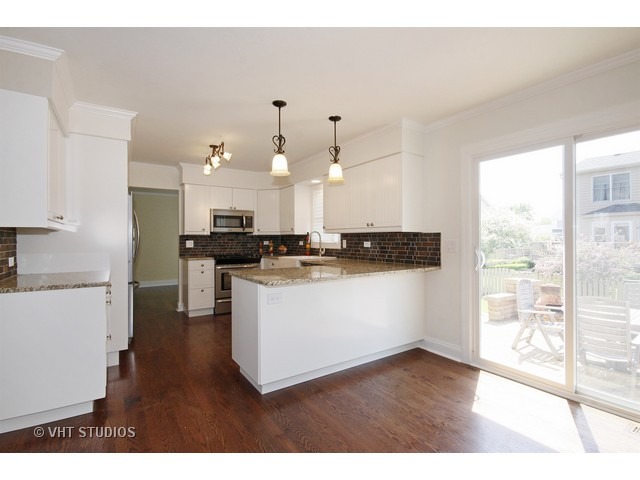 1807 Chestnut Hill Rd, Plainfield, IL 60586 photo 2