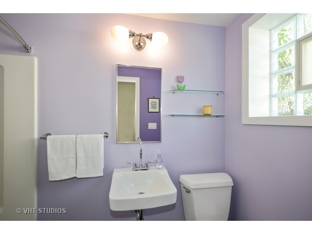 881 S Mitchell Ave, Elmhurst, IL 60126 photo 9