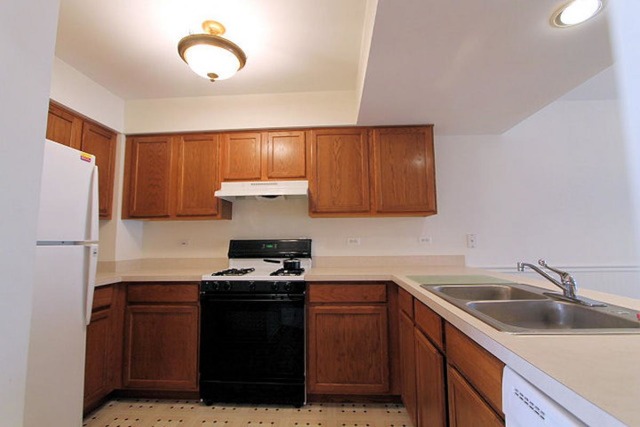 1733 Pine St, Mchenry, IL 60050 photo 5