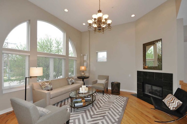 656 1st Ave, Des Plaines, IL 60016 photo 2