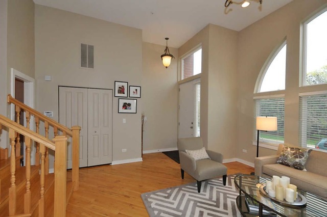656 1st Ave, Des Plaines, IL 60016 photo 5