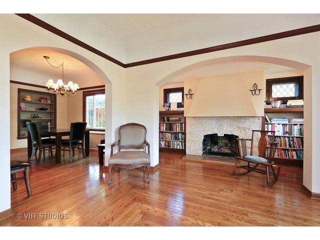 1738 Birch St, Des Plaines, IL 60018 photo 4