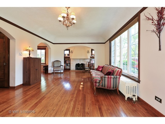 1738 Birch St, Des Plaines, IL 60018 photo 3