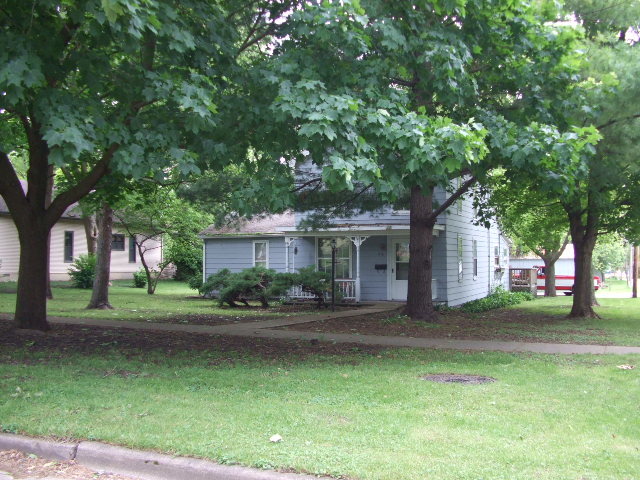 416 E 2nd St, Gilman, IL 60938 photo 8