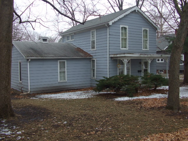 416 E 2nd St, Gilman, IL 60938 photo 2