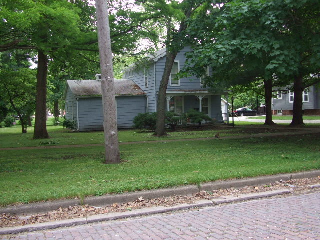 416 E 2nd St, Gilman, IL 60938 photo 6