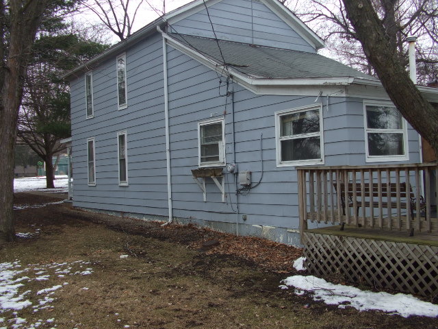 416 E 2nd St, Gilman, IL 60938 photo 3