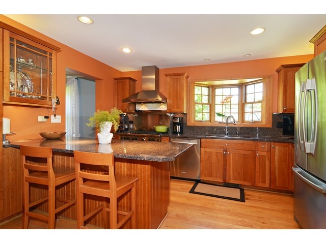 805 Rolling Pass, Glenview, IL 60025 photo 2