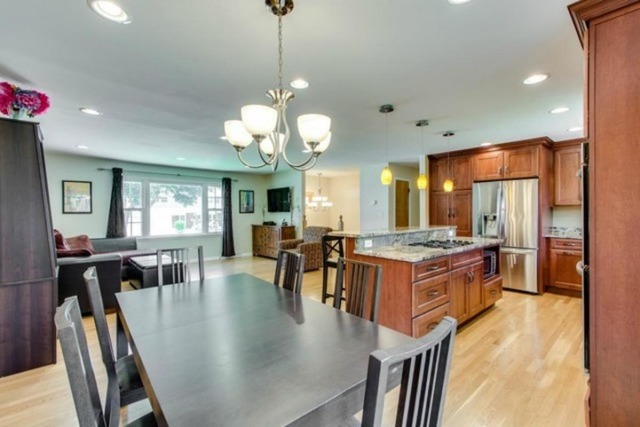 1109 E Juniper Ln, Mount Prospect, IL 60056 photo 6