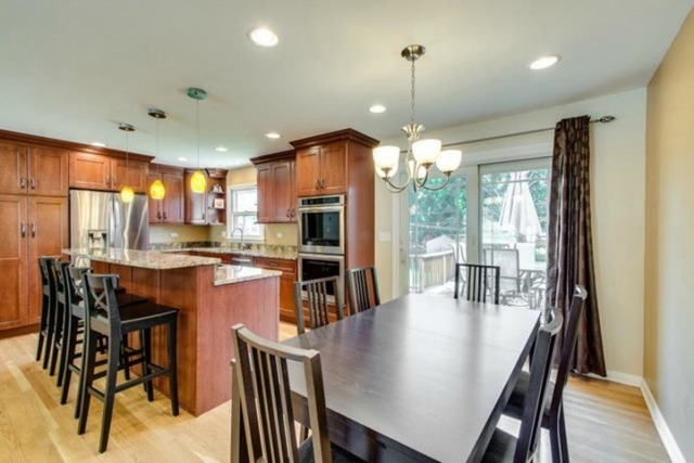 1109 E Juniper Ln, Mount Prospect, IL 60056 photo 5