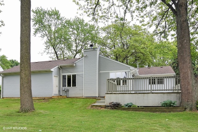 310 E Ardmore Ave, Roselle, IL 60172 photo 2