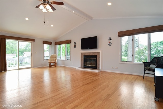 310 E Ardmore Ave, Roselle, IL 60172 photo 5