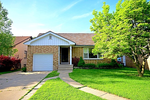 439 Shenstone Rd, Riverside, IL 60546 photo 2