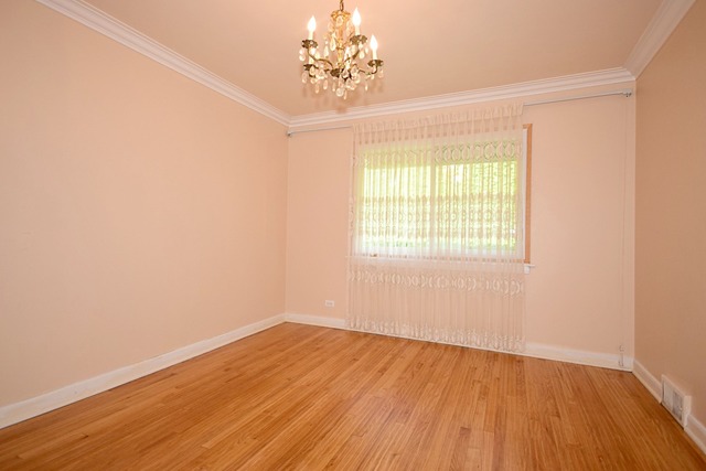 439 Shenstone Rd, Riverside, IL 60546 photo 9