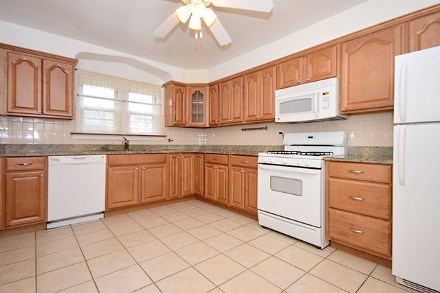439 Shenstone Rd, Riverside, IL 60546 photo 10