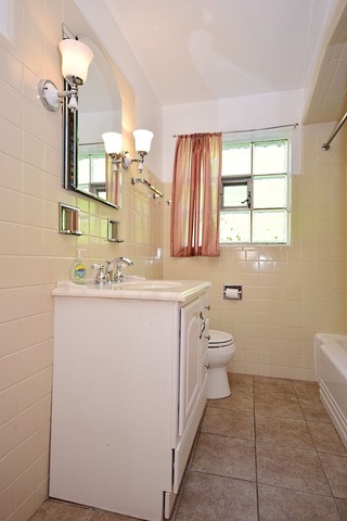 439 Shenstone Rd, Riverside, IL 60546 photo 15