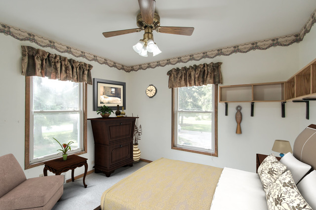 1411 Daly Rd, Wheaton, IL 60187 photo 10