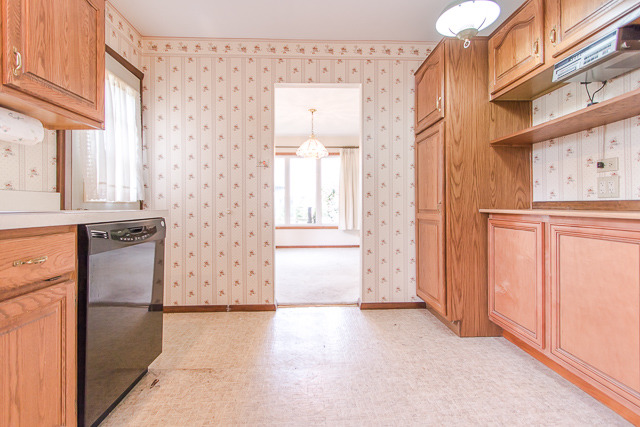1411 Daly Rd, Wheaton, IL 60187 photo 18