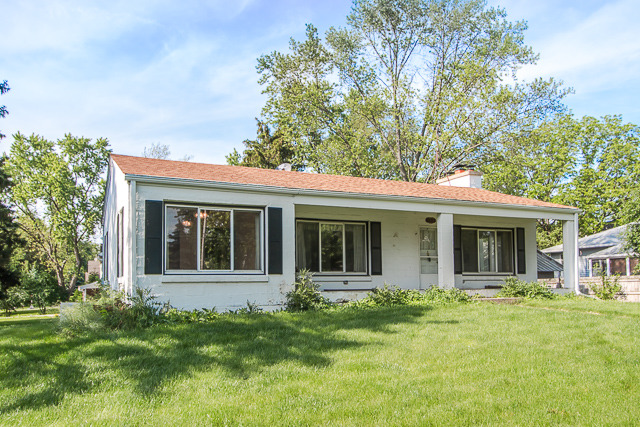 1411 Daly Rd, Wheaton, IL 60187 photo 2
