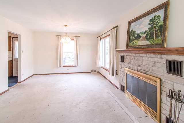 1411 Daly Rd, Wheaton, IL 60187 photo 12