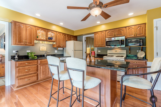 391 Cassin Rd, Naperville, IL 60565 photo 7