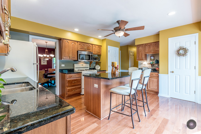 391 Cassin Rd, Naperville, IL 60565 photo 8