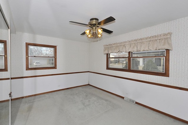 840 Madelyn Dr, Des Plaines, IL 60016 photo 7