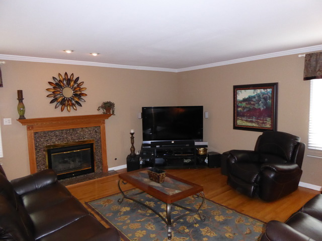 458 Farnham Ln, Wheaton, IL 60189 photo 6