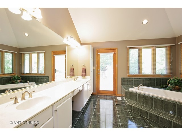 29 W531 Sunset Ridge Dr, Bartlett, IL 60103 photo 13