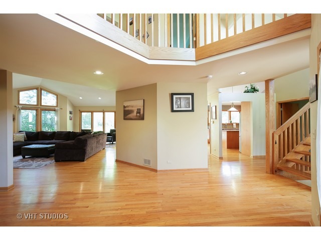 29 W531 Sunset Ridge Dr, Bartlett, IL 60103 photo 2