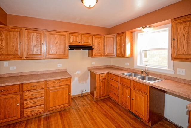 7310 W 58th St, Summit Argo, IL 60501 photo 10