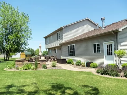 1453 Scott Cir, Morris, IL 60450 photo 2