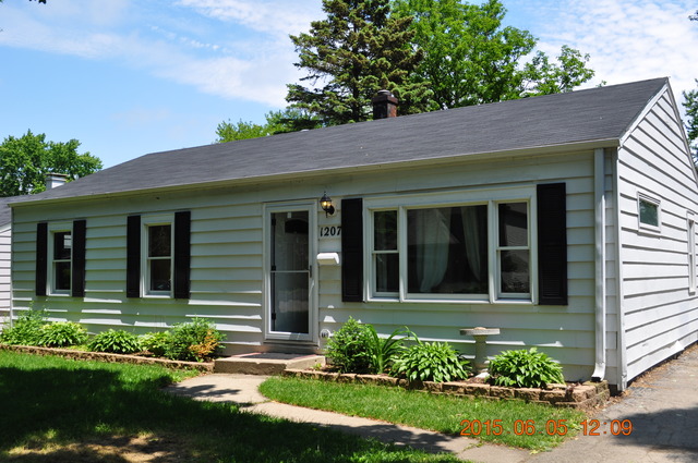1207 Grant St, Wheaton, IL 60189 photo 1