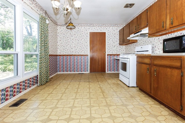 584 Durham Ct, Hoffman Estates, IL 60169 photo 7