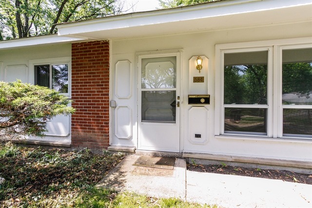 584 Durham Ct, Hoffman Estates, IL 60169 photo 3